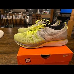 Nike flyknit trainer plus
